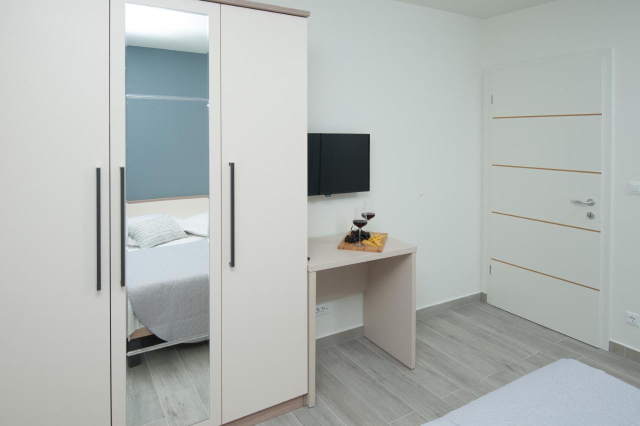 Seaside Luxury Suites Podstrana Habitación foto